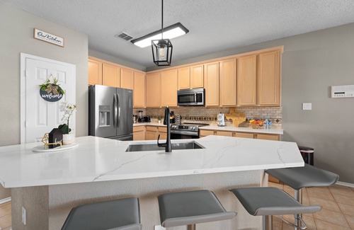 Frisco Casa | Heated Spa & Pool & Billard & Piano -King Beds in center Frisco 4 beds & 3 baths