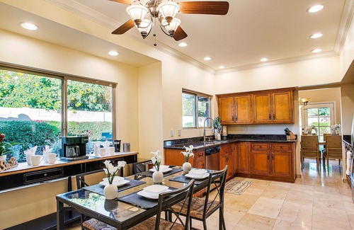 Sunset Ridge Casa | Heated Sparkling Pool Gigantic Backyard!