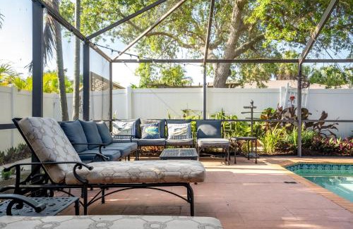 Palm River Estates Casa | HeatedPool, GameRoom, Pool Table & Darts, Fenced Yard