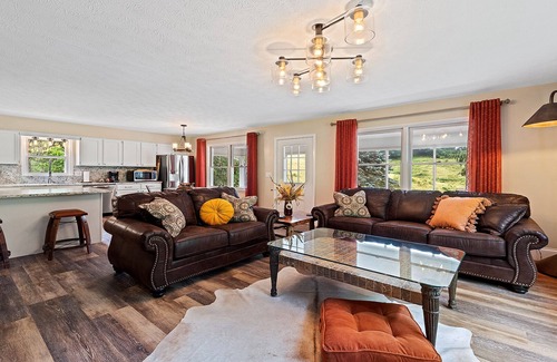 Waynesville Casa | Heath Retreat Guesthouse - fishing pond, hot tub, and fire pit- family friendly!