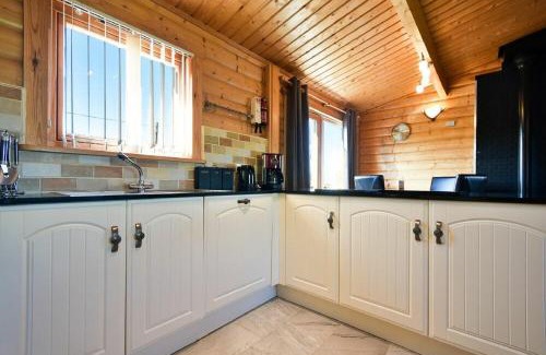 Bamburgh Casa | Heather Cottages - Brown Owl
