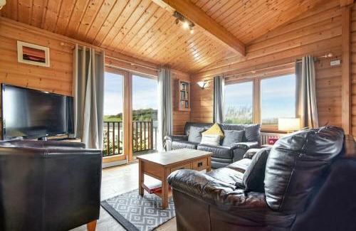 Bamburgh Casa | Heather Cottages - Grey Heron