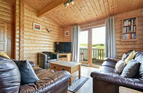 Bamburgh Casa | Heather Cottages - Grey Heron