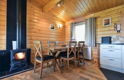 Bamburgh Casa | Heather Cottages - Grey Heron