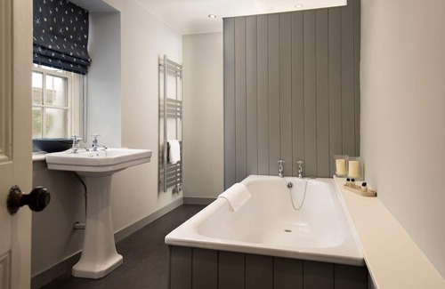Low Row Otro | HEATHERDENE - Cottage set in the midst of the Yorkshire Dales with amazing views