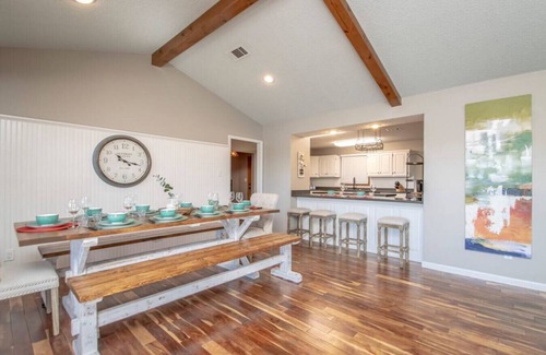 Mid America Casa | Heatherwood · Heatherwood Lodge w/ Hot Tub, Pvt Dock, Game Room.