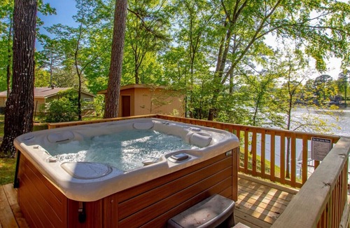 Mid America Casa | Heatherwood · Heatherwood Lodge w/ Hot Tub, Pvt Dock, Game Room.
