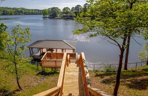Mid America Casa | Heatherwood · Heatherwood Lodge w/ Hot Tub, Pvt Dock, Game Room.