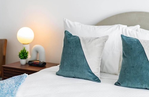 West Avenue Hotel | Heating, Free Toiletries & Wifi! nr Miami Beach Studio in South Beach