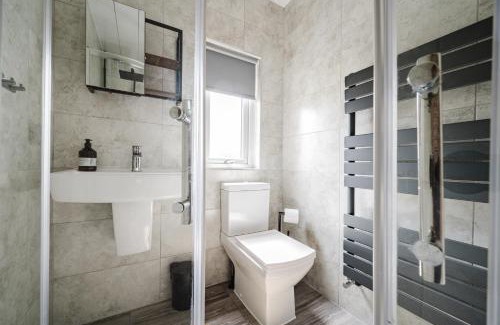 Prestwich Apartamento | Heaton House - parkside charm and city comfort