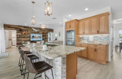 Alabama Grove Terrace Casa | Heaven Found! Stunning River Views & Pool - Villa Island Sunset - Roelens Vacations