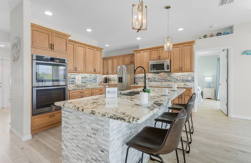 Alabama Grove Terrace Casa | Heaven Found! Stunning River Views & Pool - Villa Island Sunset - Roelens Vacations