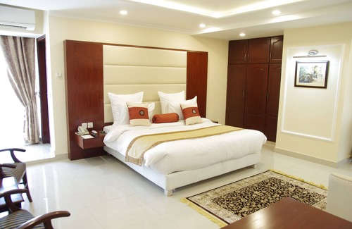 Lahore Hotel | Heaven Hotel