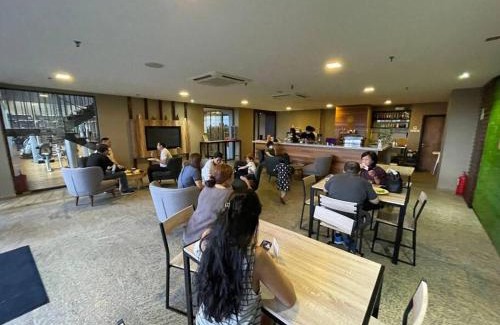 Likas Apartamento | Heaven in city with full seaview 2 cozy BR BAY 21