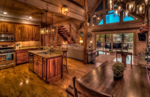 Necowa Cove Cabina | Heaven on the Lake - Lakefront | Hot Tub | Fire Pit | Game Room