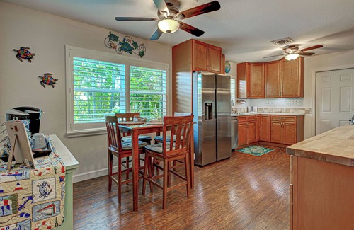 Englewood East Casa | HEAVENLY 2-bedroom home with Luscious Gardens in Englewood