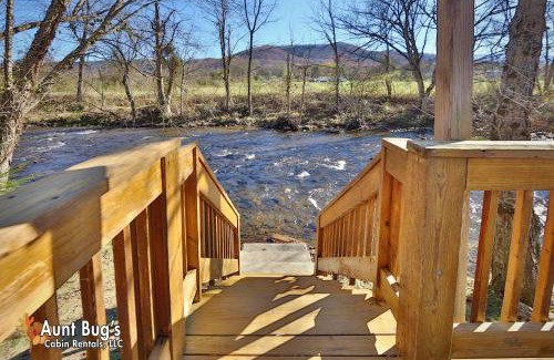 Cosby Casa | Heavenly Creekside #276