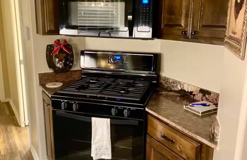 Canton Cabina | Heavenly Escape into the Forest- Tiny Home at Allen Acres Resort