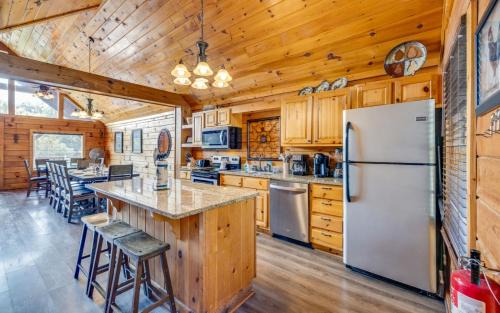 Sevierville Villa | Heavenly Escape