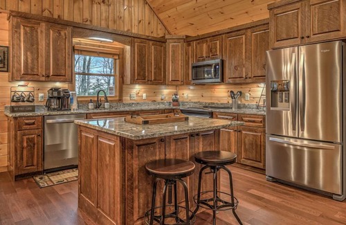 Morganton Cabina | Heavenly Hideaway - Outdoor Living Area | Panoramic Views | Hot Tub