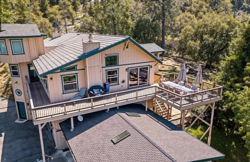 Groveland Casa | Heavenly Hilltop - 3-Level Home with Game Room home