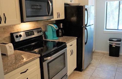 Hilton Head Island Villa | Actualizado Island House 2 hab / 2Bth, piscina, a pie de playa y Coligny,
