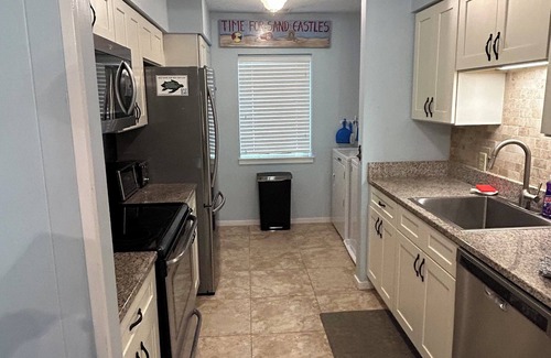 Hilton Head Island Villa | Actualizado Island House 2 hab / 2Bth, piscina, a pie de playa y Coligny,