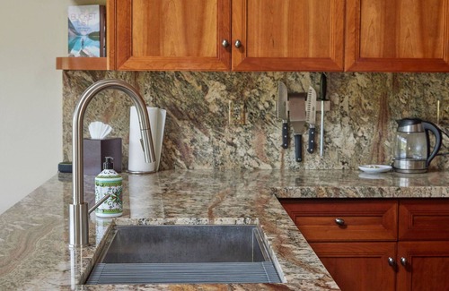 Elk Point Condominio | Heavenly Ski 10-min, Pickleball, Private Beach, EV