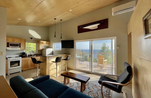 Iona Cabaña | Hector's Point-New Modern 1 bedroom suites in Iona