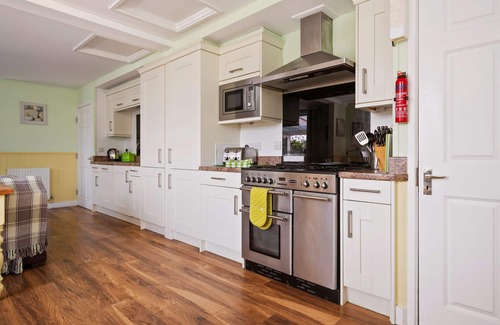 Tan-y-groes Casa | Hedgerow at Gorslwyd - Sound Retreat
