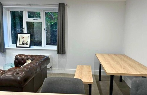 Wooburn Moor Casa | Hedsor Stylish Two Bedroom Cottage