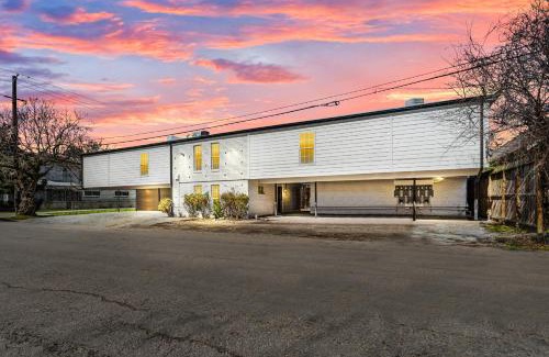 Houston Heights Apartamento | Heights 1BR Chic Apt with King Bed & Pool
