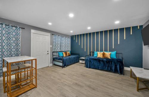 Houston Heights Apartamento | Heights 1BR Chic Apt with King Bed & Pool