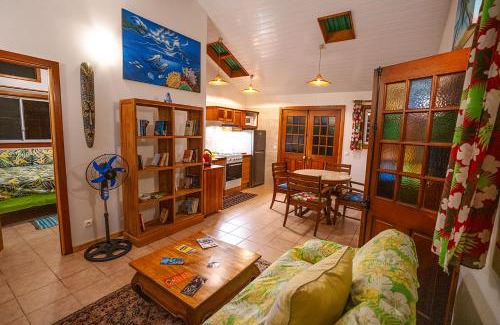 Ha'apiti Casa | Heimanarii's Lodge - Fare Opuhi