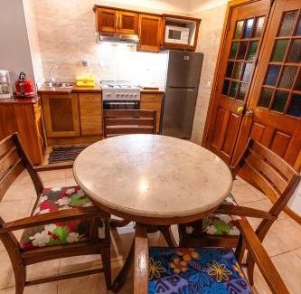 Ha'apiti Casa | Heimanarii's Lodge - Fare Opuhi