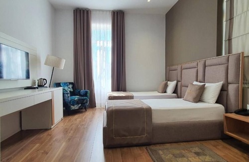 Qender Hotel | Heiress Hotel
