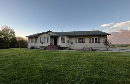 Rigby Casa | Heise Hot Springs Gathering Place sleeps 30+ w/Hot tub