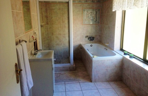 Gordon's Bay Casa | Helderberg Guesthouse