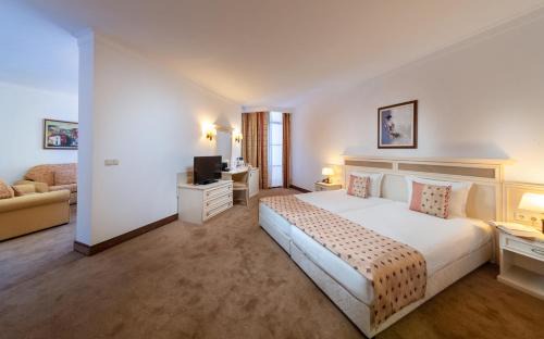 Sunny Beach Complejo | Helena Sands