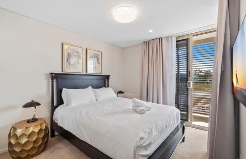 West End Apartamento | HELIA - Beautiful West End Apt w parking and pool