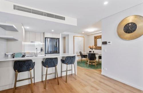 West End Apartamento | HELIA - Beautiful West End Apt w parking and pool