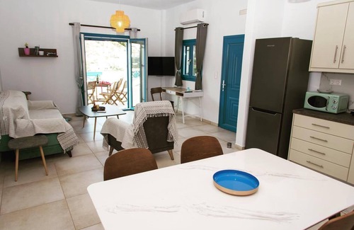 Panteli Apartamento | Heliades Suites, view and comfort over Panteli bay!