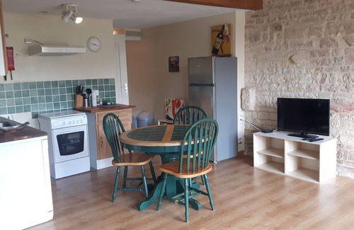 Vallans Apartamento | Helianthus magnífico Estudio Casa rural con piscina