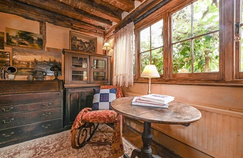 Barns Green Cabaña | Hell Fyre 1594 by inspirestays.com - a cottage that sleeps 2 guests in 1 bedroom