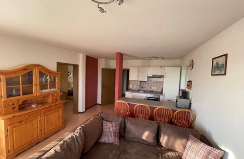 Seebarn Apartamento | Helle Ferienwohnung für bis zu Vier Personen mit Balkon