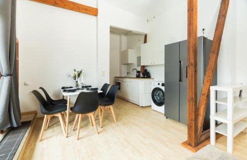 Tempelhof Apartamento | Helle & gemütliche Dachwohnung mit Terasse