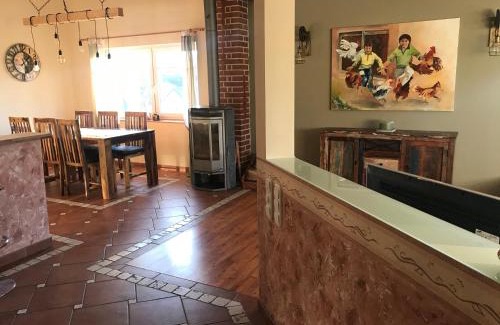 Oberloisdorf Apartamento | Helle, offene Dachgeschosswohnung mit Terrasse