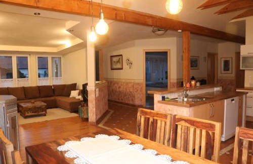 Oberloisdorf Apartamento | Helle, offene Dachgeschosswohnung mit Terrasse