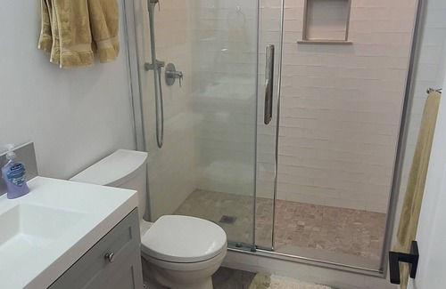 Bracebridge Apartamento | Hello Muskoka! 1 Private Bedroom, Queen Bed - 1 Private Bathroom - Entire Space