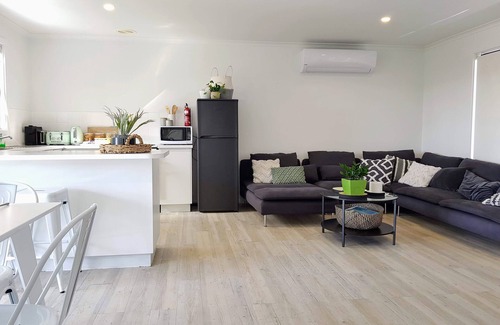 Alexandrina Casa | ★ HolidayHouse ★ FreeBrekky ★ KingBed ★ NBNWifi ★ AppleTV ★ Disney + ★ BYOBoat ★ FussFree ★